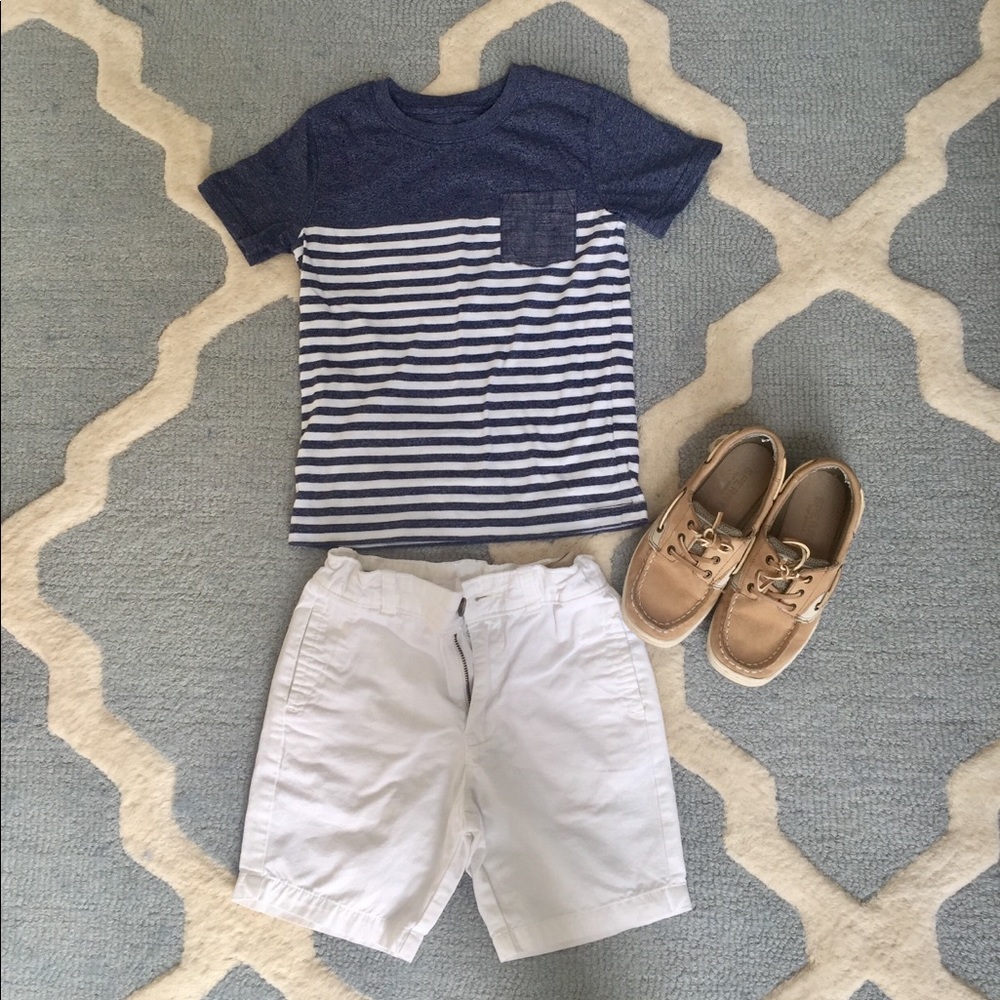 Boy’s 5T outfit.